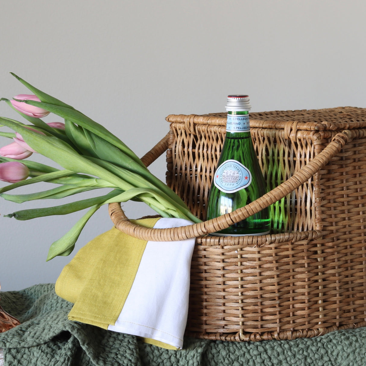 Prairie Day Picnic Basket - Holistic Habitat 