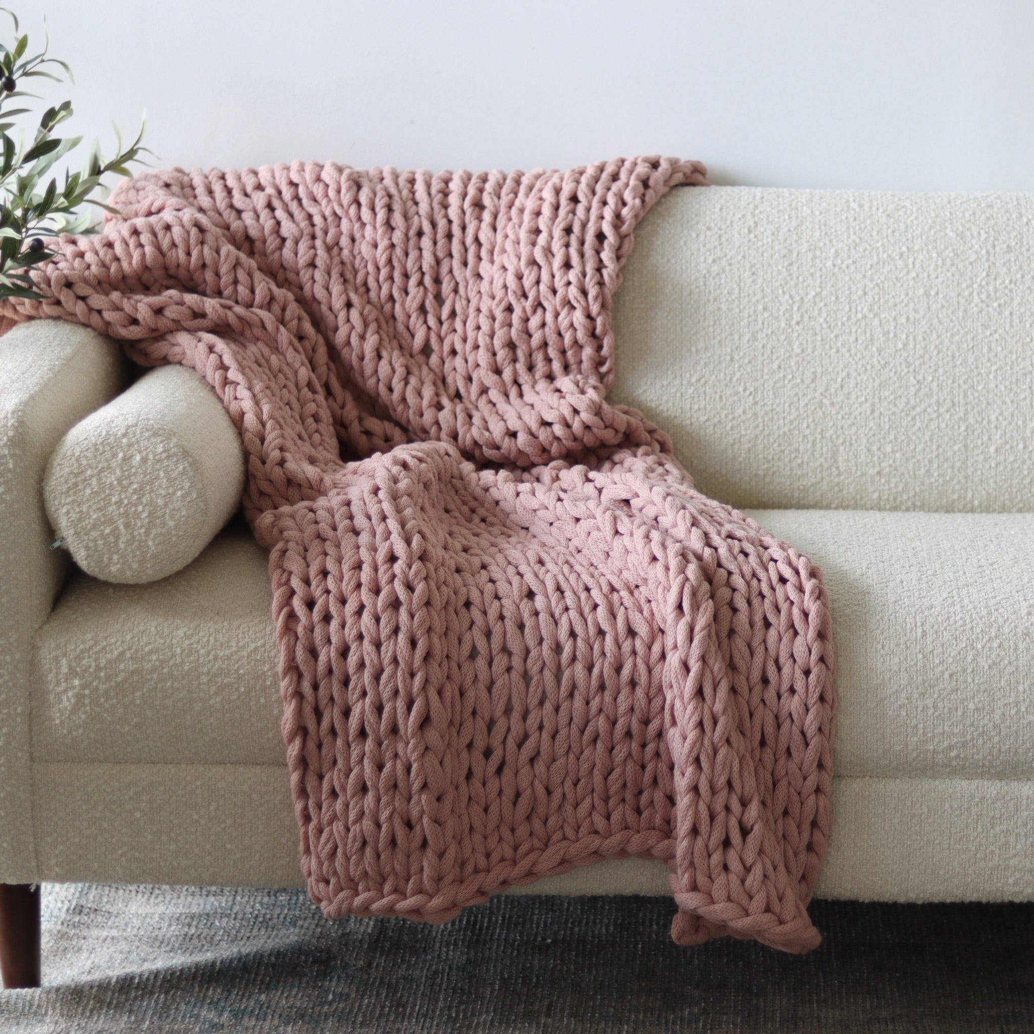 Blush chunky knit online throw