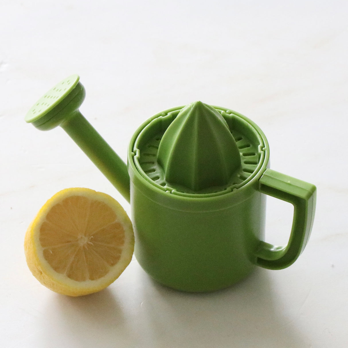 Citron Watering Can Juicer