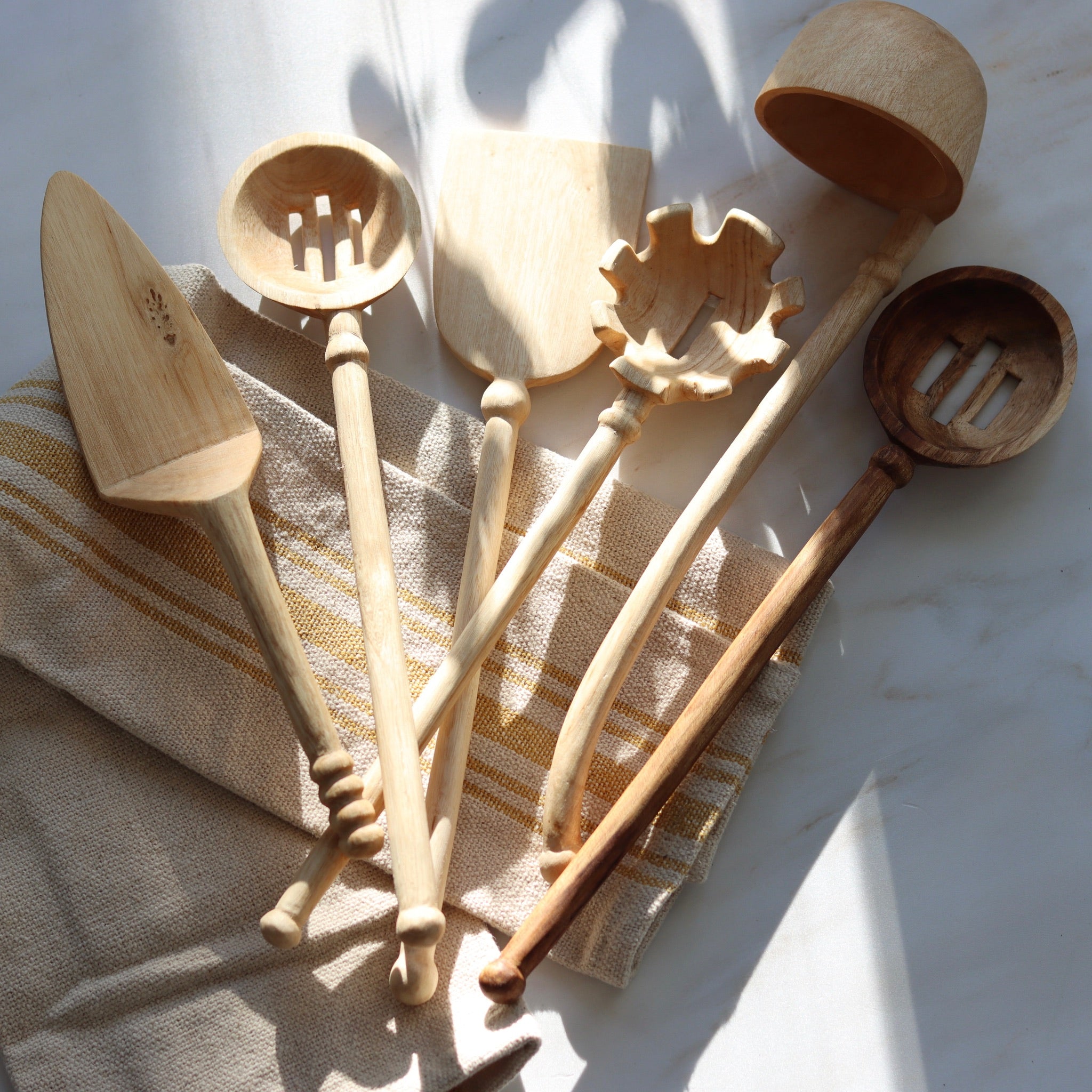 Rwanda Hand Carved Natural high quality Beige Musave Wood Cooking Set