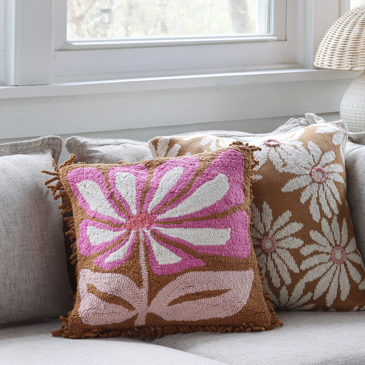 Bubblegum Daisy Tufted Fringe Pillow - Holistic Habitat 