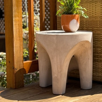 Parker Smooth Concrete Indoor/Outdoor End Table - Holistic Habitat 