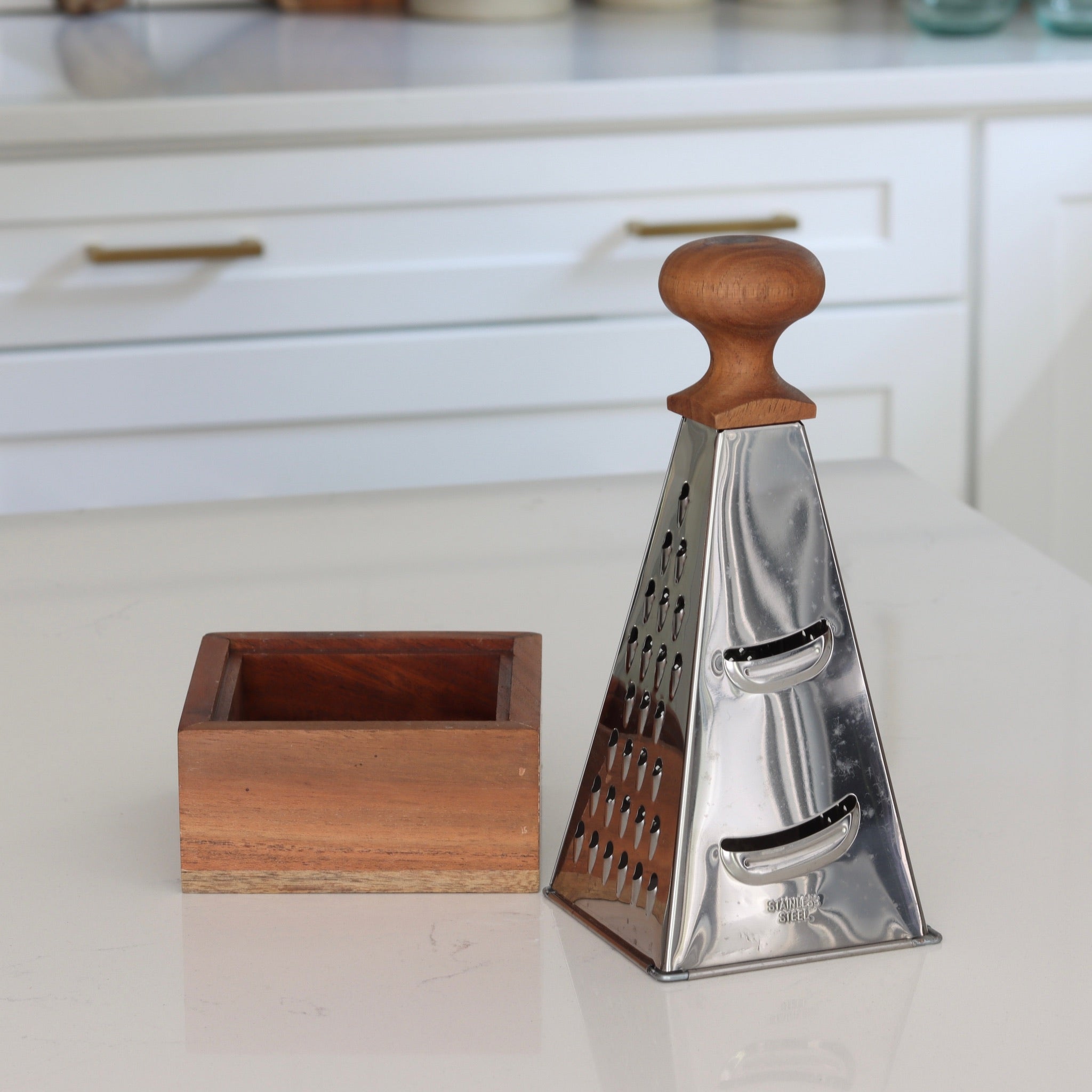 Stainless steel cheese grater, acacia wood cheese grater box