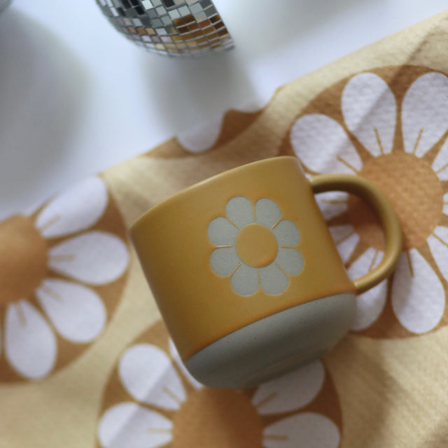 Riley Retro Flower Ceramic Mug - Holistic Habitat 