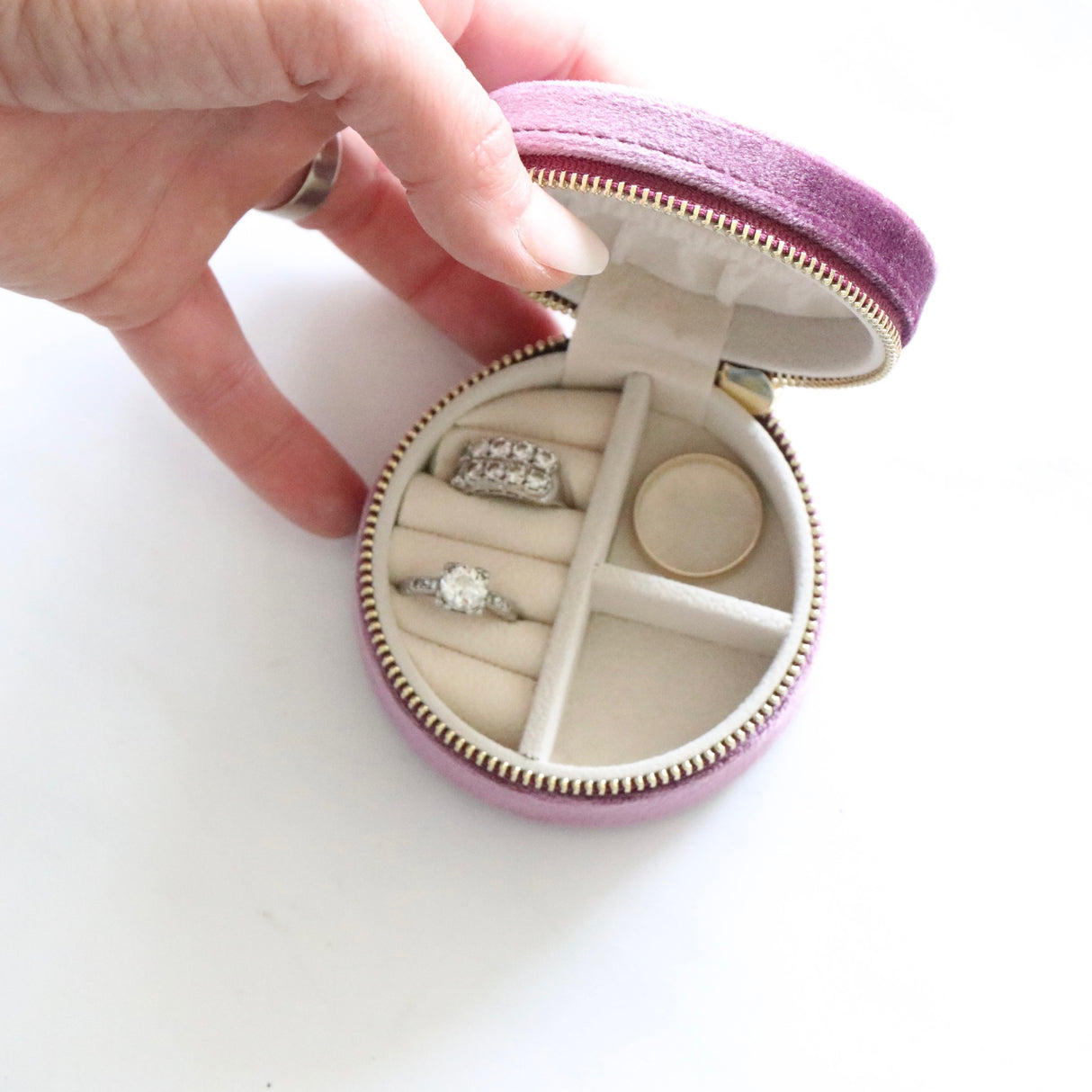 Mauve Velvet Round Travel Jewelry Case