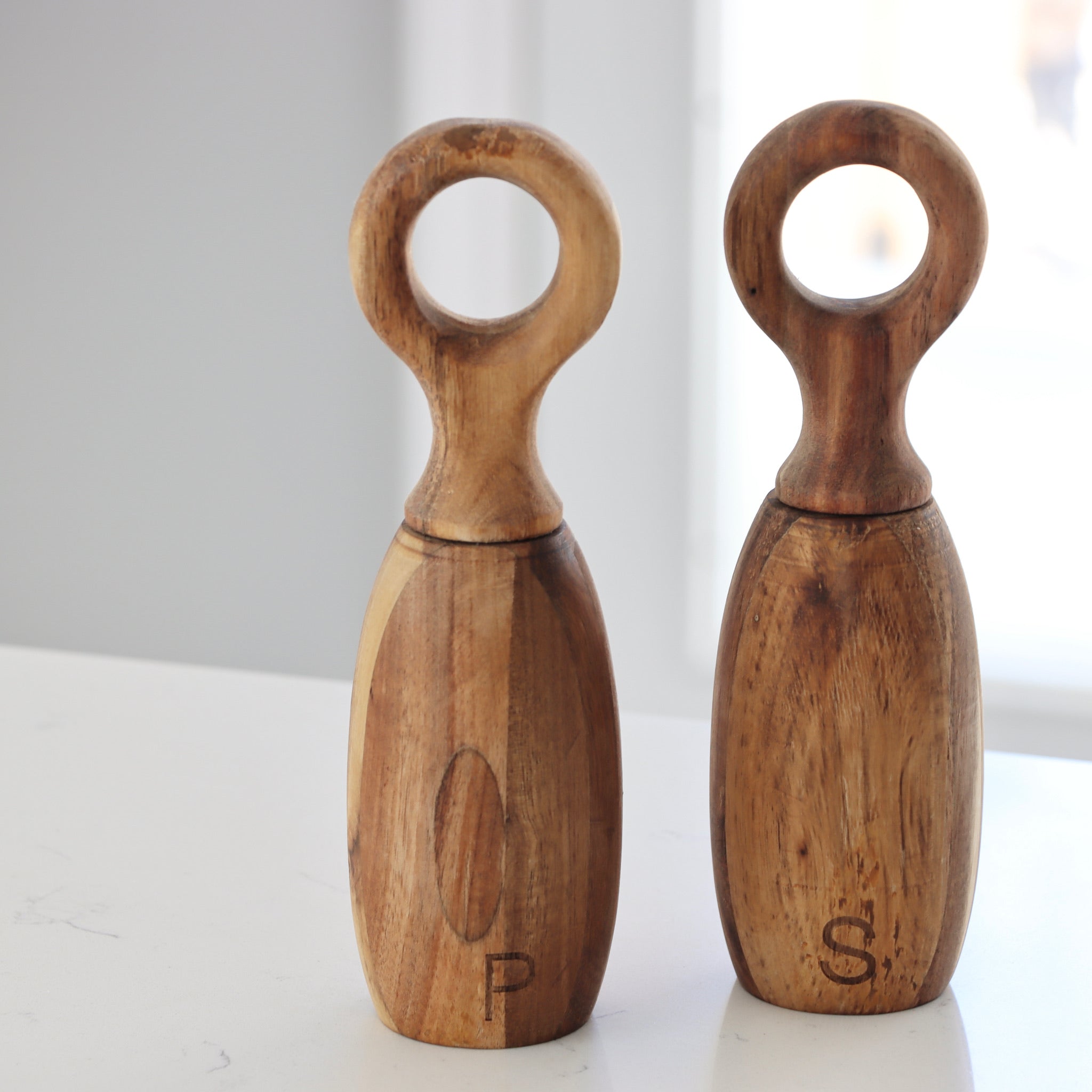 Antique Style Pepper Mill and Salt Mill Set in Olive Wood