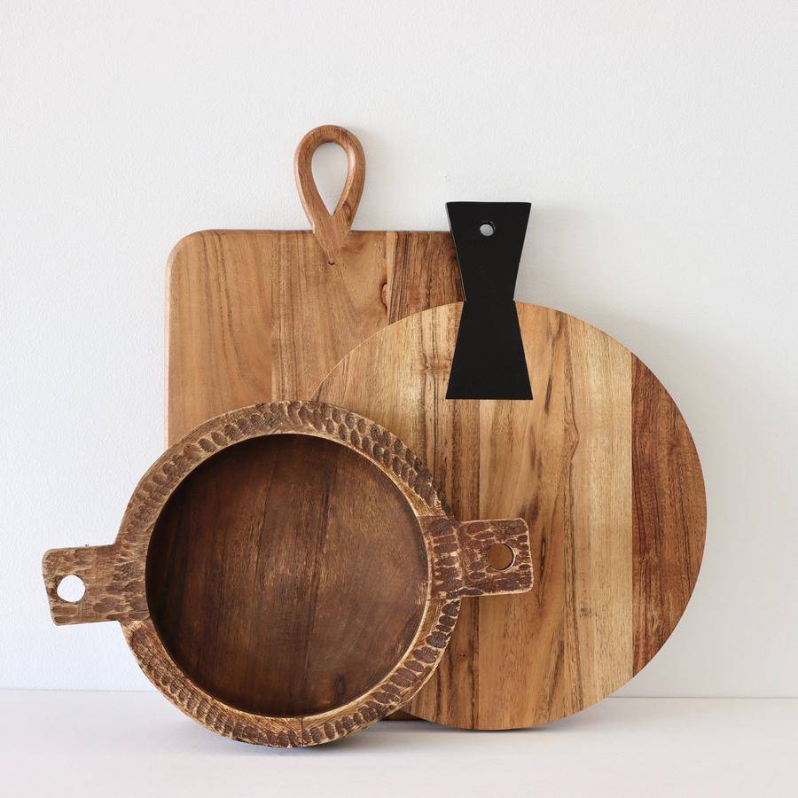 Round Acacia Wood Cheese Board With Black Tail Joint Handle - Holistic Habitat 