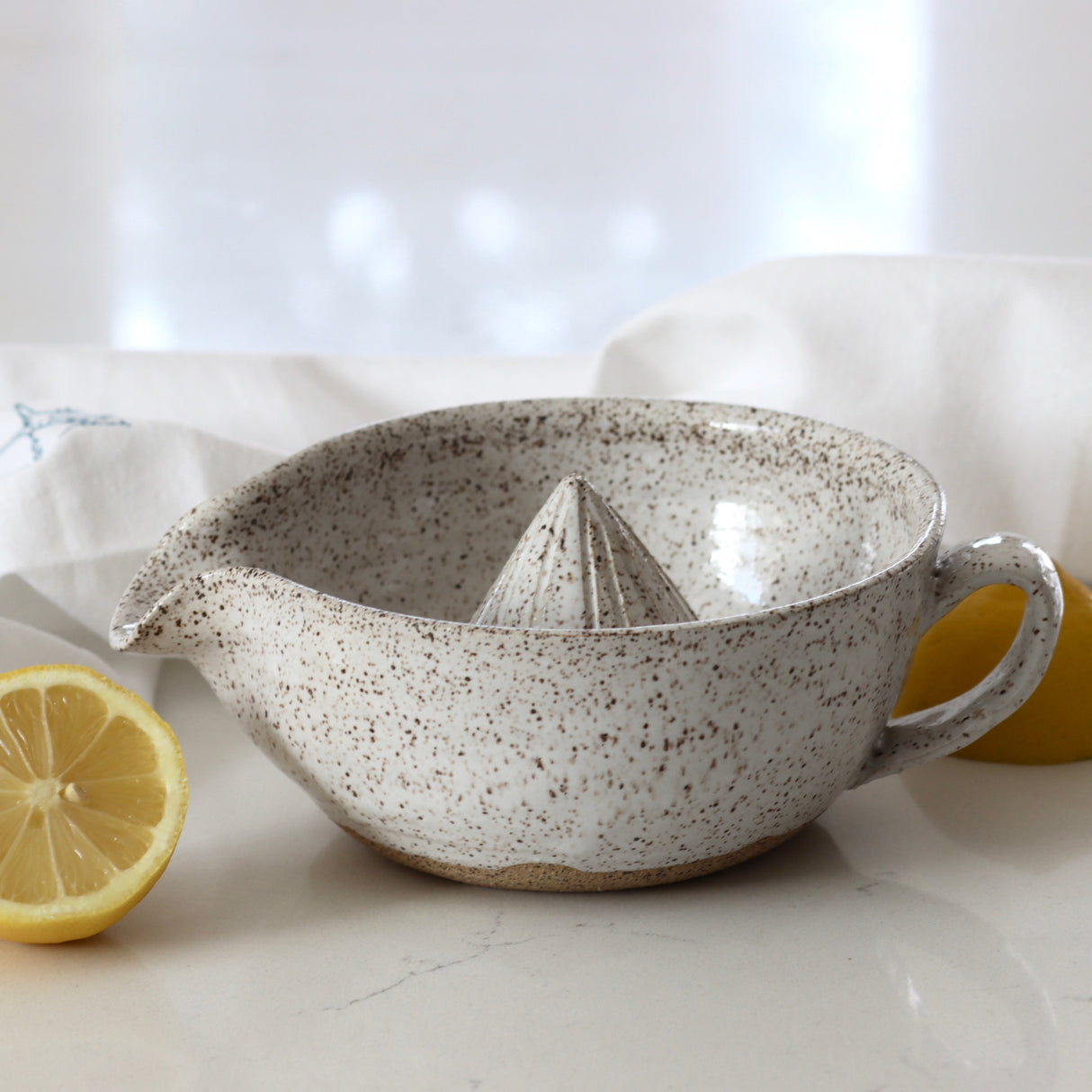 Handmade Speckled Ceramic Juicer - Holistic Habitat 