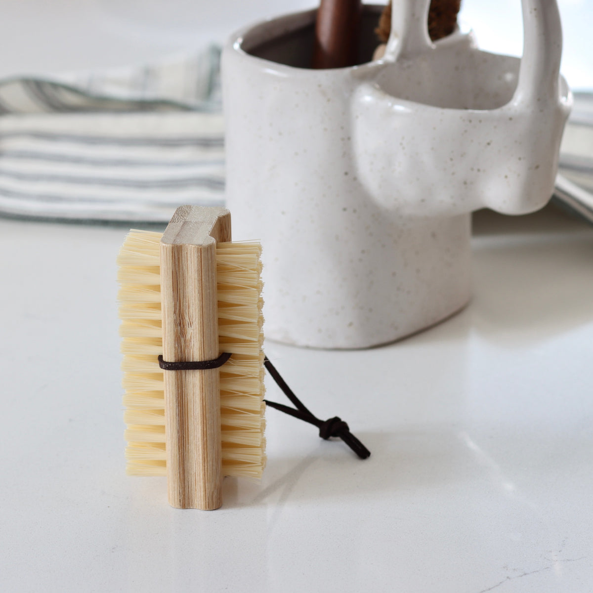 Bamboo and Polyester Cleaning Brush - Holistic Habitat 