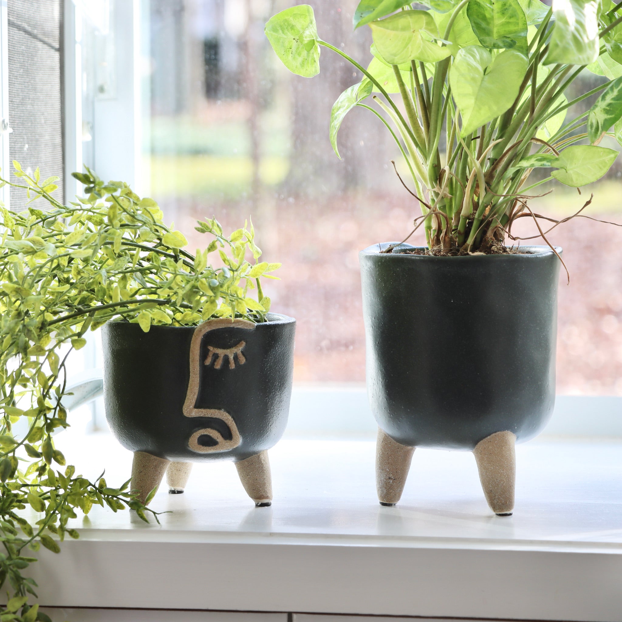 Beautiful Face Planter Set of 2 Outdoor/Indoor Vase, Black Color